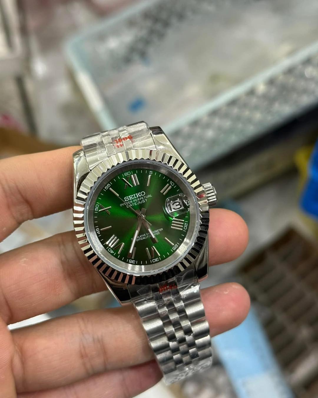CLASSIC DATE MOD - GREEN ROMAN